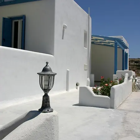 Antonia Πανσιόν *